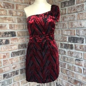 UO Silence + Noise One-Shoulder Velvet Dress M